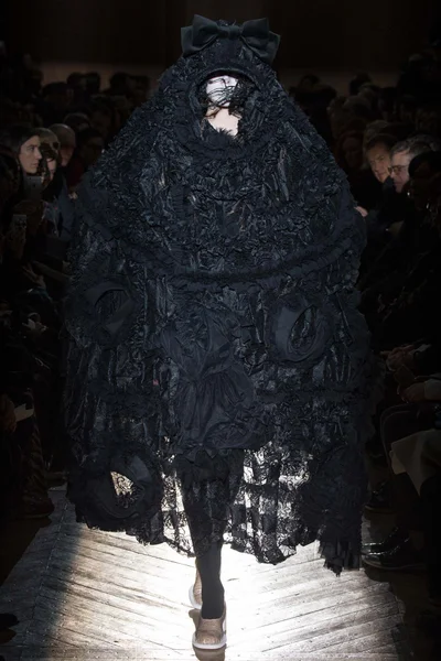 Look 18